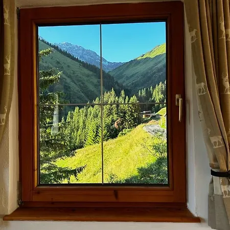 - Aelpele Hof Berwang